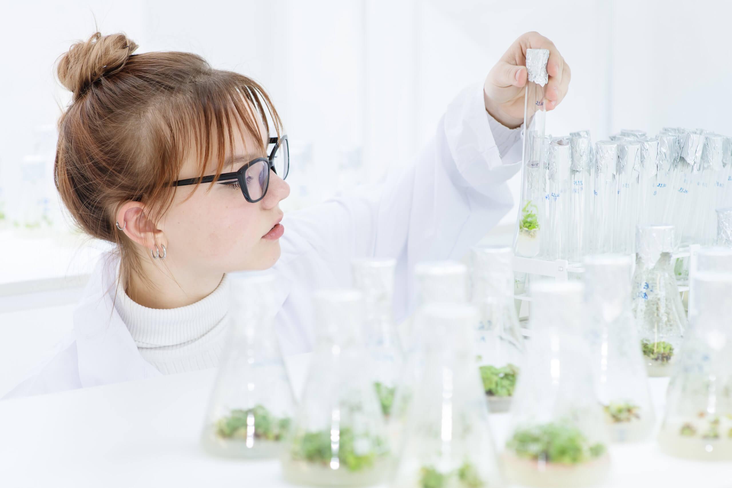 Committee Blog: 13 Women Cannabis Scientists to Follow and Support |