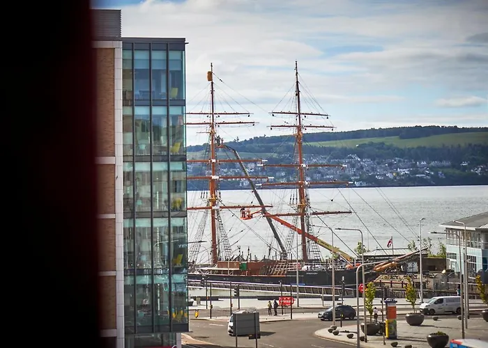 Top Hotels Close to Olympia Dundee