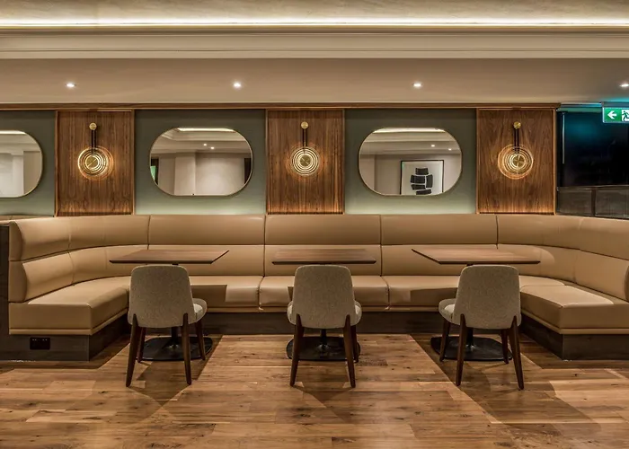 Best Hilton Hotels Near Watford, UK